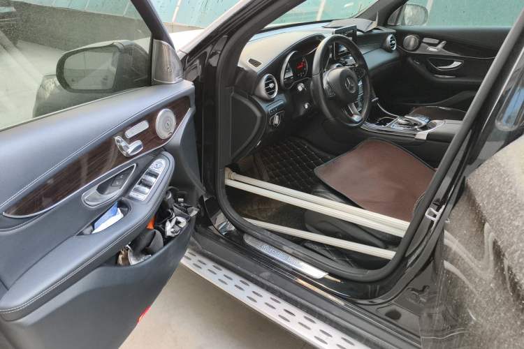 Used Mercedes-Benz GLC 2017 GLC 260 4MATIC Luxury Model Driver Seat