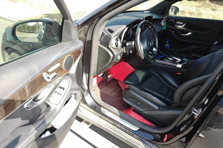 Used Mercedes-Benz GLC 2017 GLC 260 4MATIC Dynamic Edition Driver Seat
