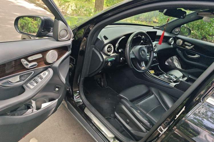 Used Mercedes-Benz GLC 2017 GLC 260 4MATIC Dynamic Edition Driver Seat