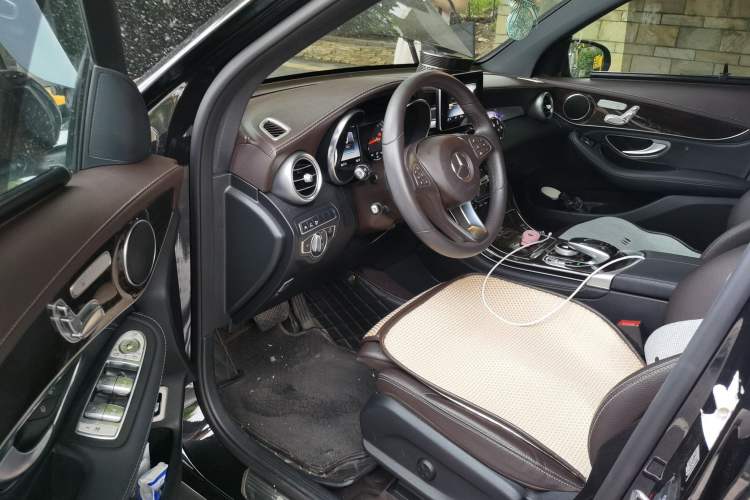 Used Mercedes-Benz GLC 2017 GLC 260 4MATIC Luxury Model Driver Seat