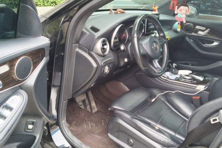 Used Mercedes-Benz GLC 2017 GLC 260 4MATIC Dynamic Edition Driver Seat