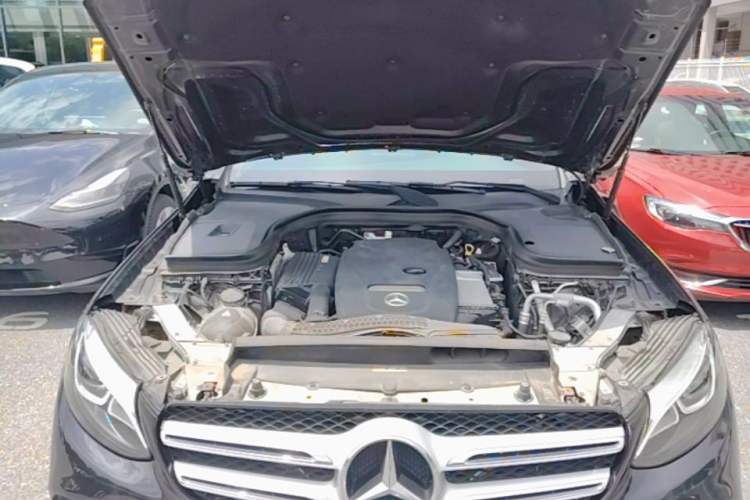 Used Mercedes-Benz GLC 2017 GLC 260 4MATIC Luxury Model Engine Bay