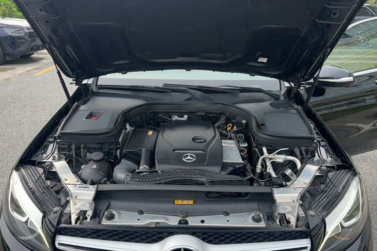 Used Mercedes-Benz GLC 2017 GLC 260 4MATIC Dynamic Edition Engine Bay