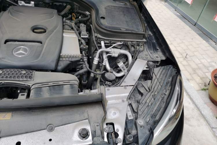 Used Mercedes-Benz GLC 2017 GLC 260 4MATIC Dynamic Edition Engine Bay Left