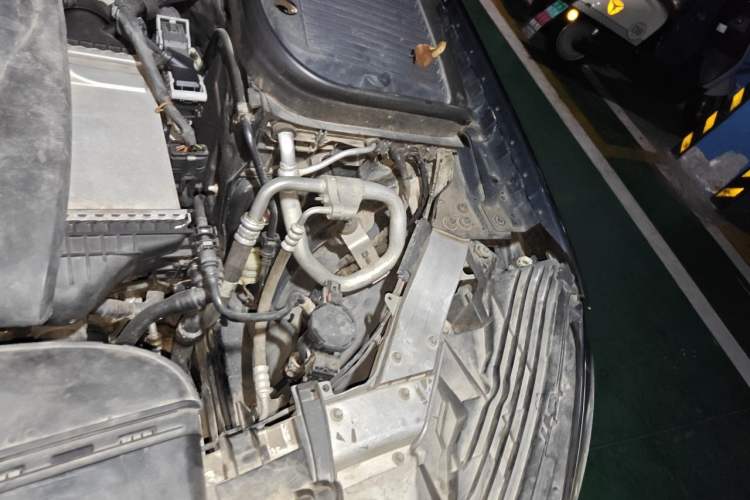 Used Mercedes-Benz GLC 2017 GLC 260 4MATIC Luxury Model Engine Bay Left