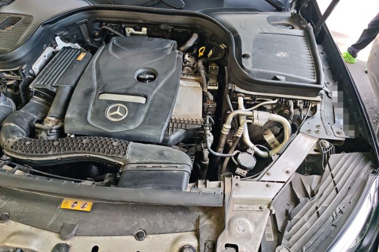 Used Mercedes-Benz GLC 2017 GLC 260 4MATIC Luxury Model Engine Bay Left