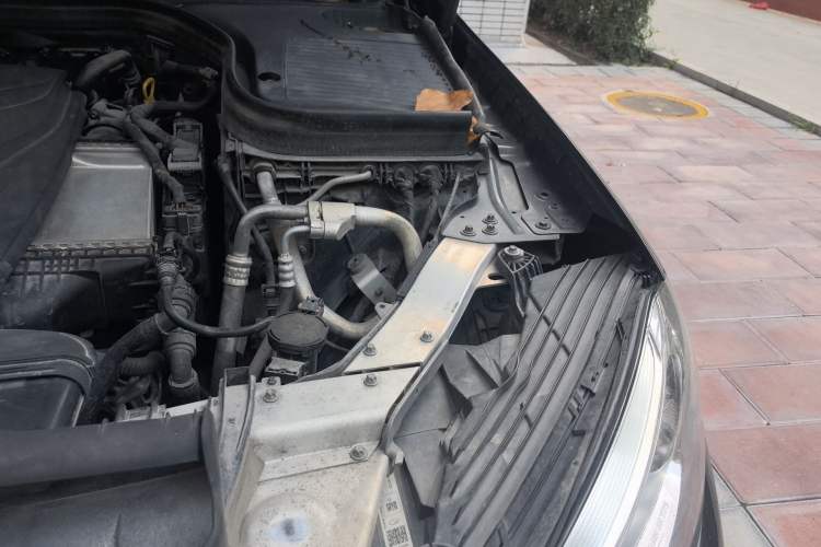 Used Mercedes-Benz GLC 2017 GLC 300 4MATIC Sport Edition Engine Bay Left