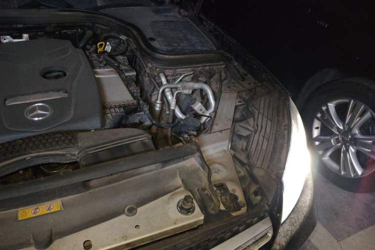Used Mercedes-Benz GLC 2017 GLC 260 4MATIC Luxury Model Engine Bay Left