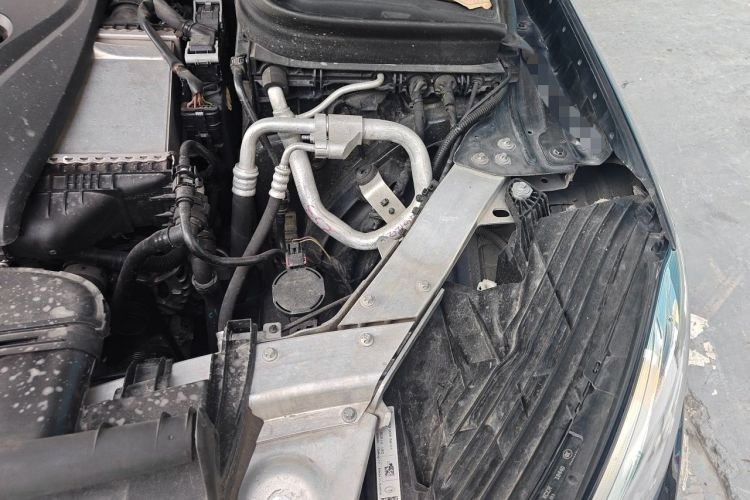 Used Mercedes-Benz GLC 2017 GLC 300 4MATIC Luxury Model Engine Bay Left