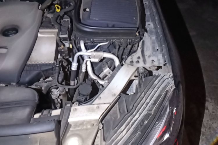 Used Mercedes-Benz GLC 2017 GLC 260 4MATIC Luxury Model Engine Bay Left