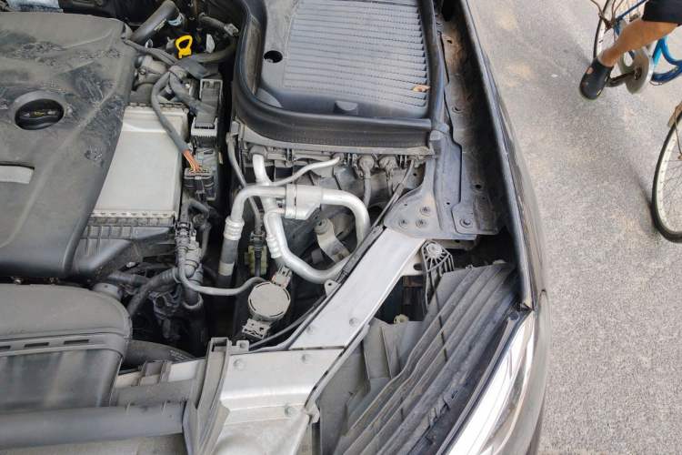 Used Mercedes-Benz GLC 2017 GLC 200 4MATIC Engine Bay Left