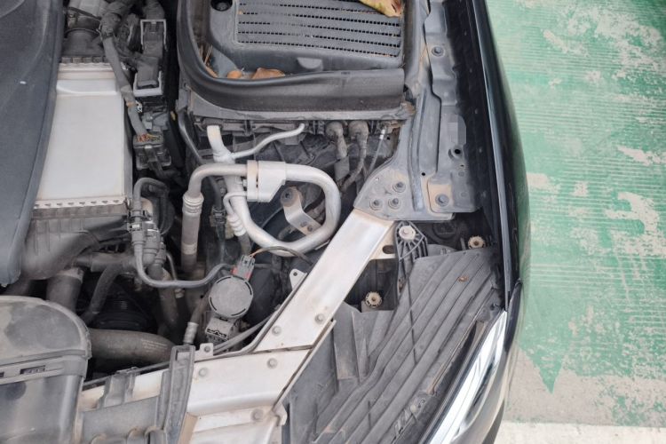 Used Mercedes-Benz GLC 2017 GLC 200 4MATIC Engine Bay Left