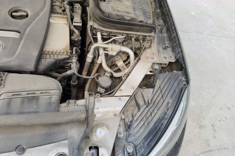 Used Mercedes-Benz GLC 2017 GLC 260 4MATIC Luxury Model Engine Bay Left