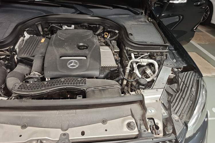 Used Mercedes-Benz GLC 2017 GLC 260 4MATIC Luxury Model Engine Bay Left