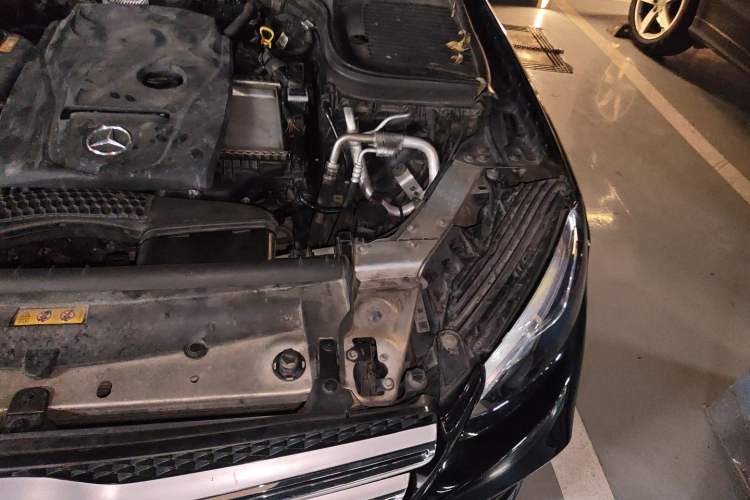 Used Mercedes-Benz GLC 2017 GLC 260 4MATIC Luxury Model Engine Bay Left