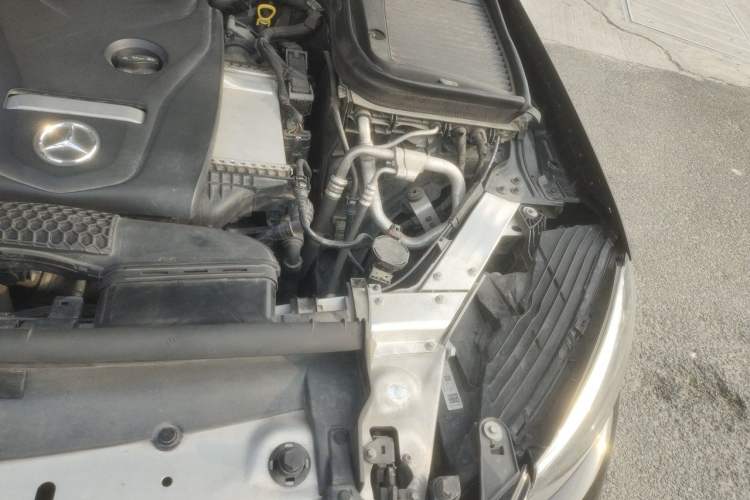 Used Mercedes-Benz GLC 2017 GLC 260 4MATIC Luxury Model Engine Bay Left