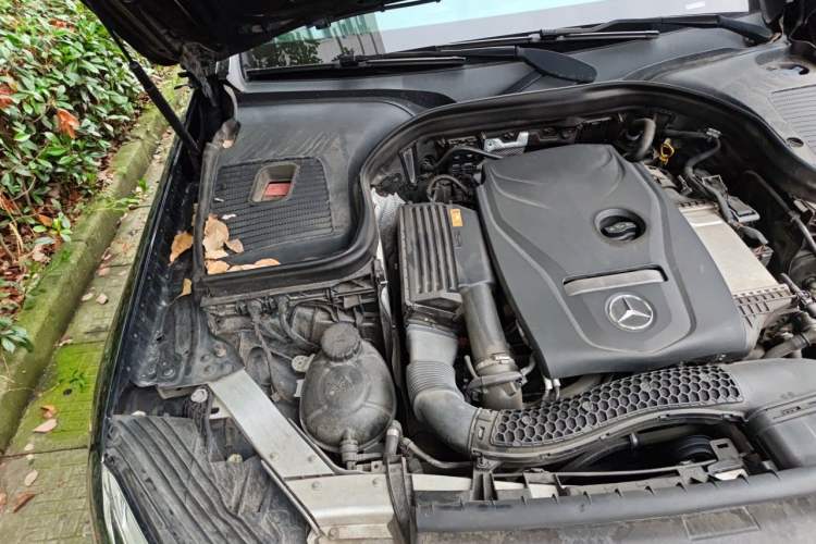 Used Mercedes-Benz GLC 2017 GLC 260 4MATIC Luxury Model Engine Bay Right
