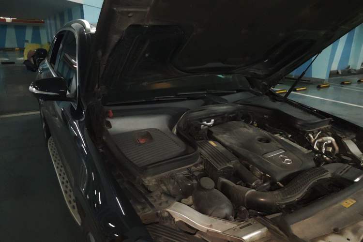 Used Mercedes-Benz GLC 2017 GLC 260 4MATIC Luxury Model Engine Bay Right