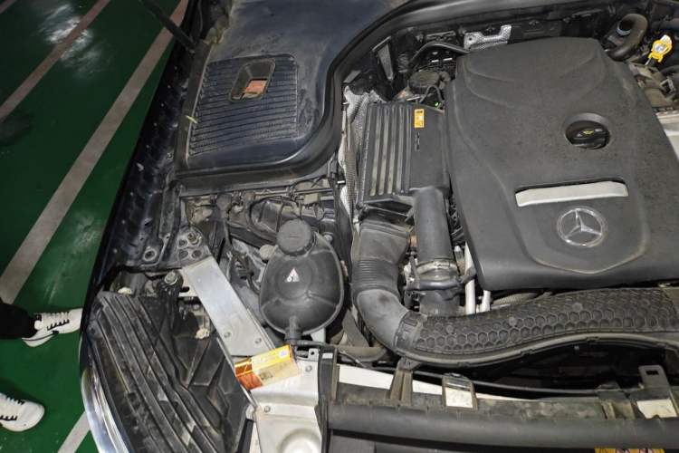 Used Mercedes-Benz GLC 2017 GLC 260 4MATIC Luxury Model Engine Bay Right