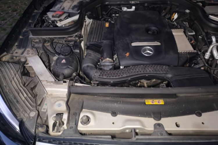 Used Mercedes-Benz GLC 2017 GLC 260 4MATIC Luxury Model Engine Bay Right