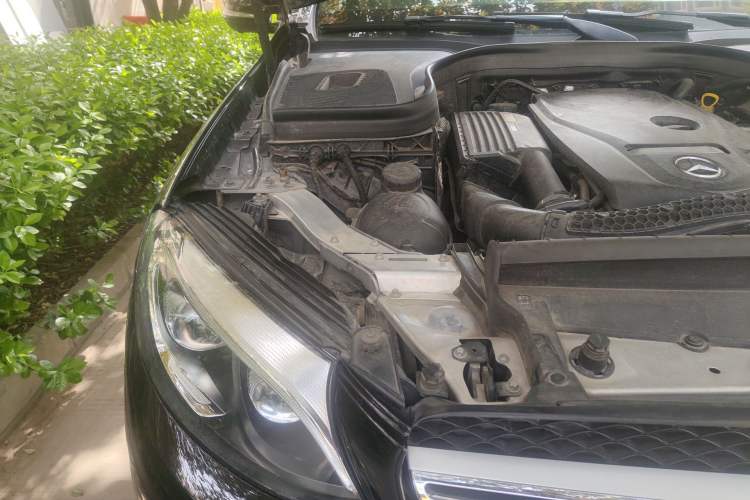 Used Mercedes-Benz GLC 2017 GLC 300 4MATIC Sport Edition Engine Bay Right