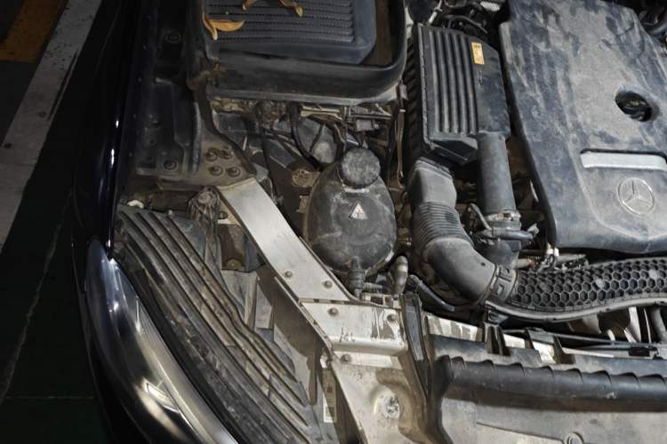 Used Mercedes-Benz GLC 2017 GLC 260 4MATIC Luxury Model Engine Bay Right