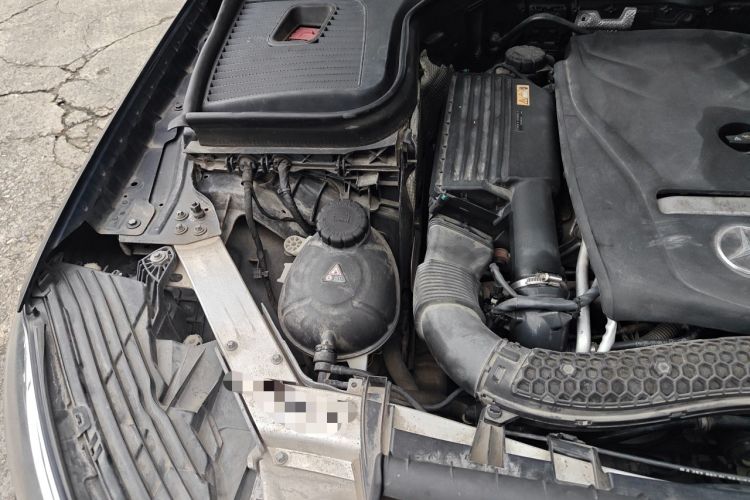 Used Mercedes-Benz GLC 2017 GLC 260 4MATIC Luxury Model Engine Bay Right