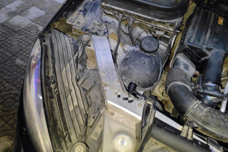 Used Mercedes-Benz GLC 2017 GLC 300 4MATIC Luxury Model Engine Bay Right