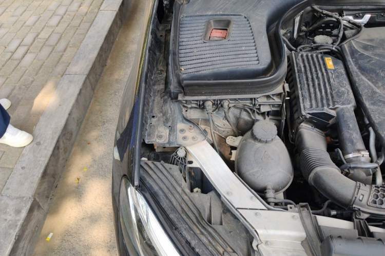 Used Mercedes-Benz GLC 2017 GLC 200 4MATIC Engine Bay Right