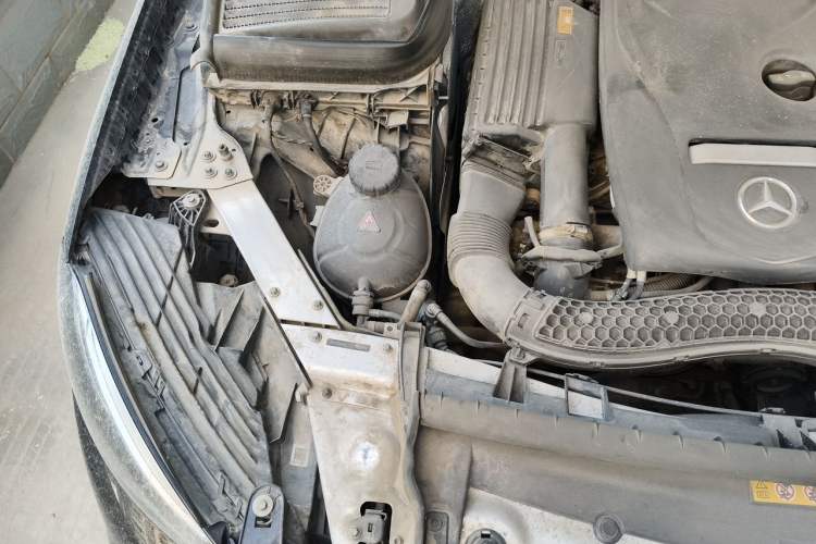 Used Mercedes-Benz GLC 2017 GLC 260 4MATIC Luxury Model Engine Bay Right