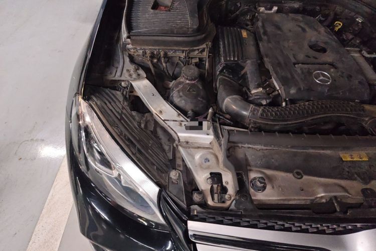 Used Mercedes-Benz GLC 2017 GLC 260 4MATIC Luxury Model Engine Bay Right