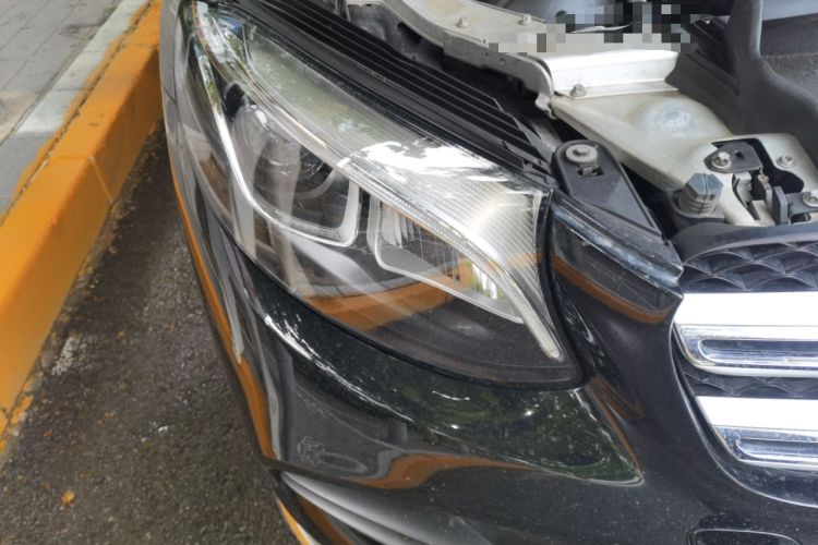 Used Mercedes-Benz GLC 2017 GLC 260 4MATIC Luxury Model Engine Bay Right
