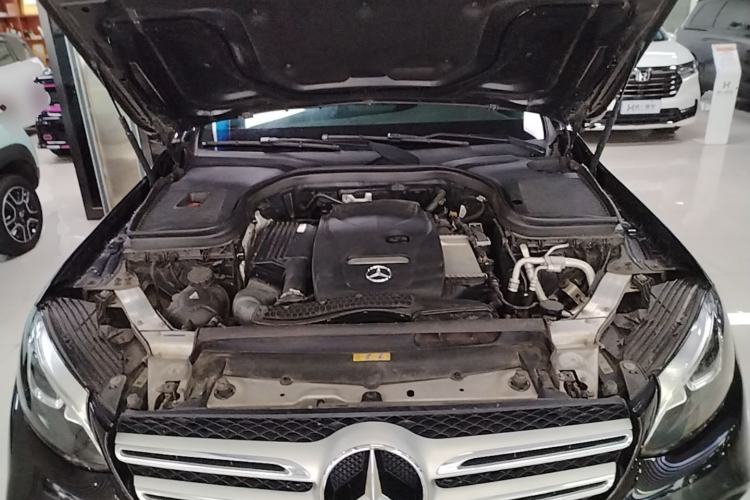 Used Mercedes-Benz GLC 2017 GLC 260 4MATIC Dynamic Edition Engine Bay