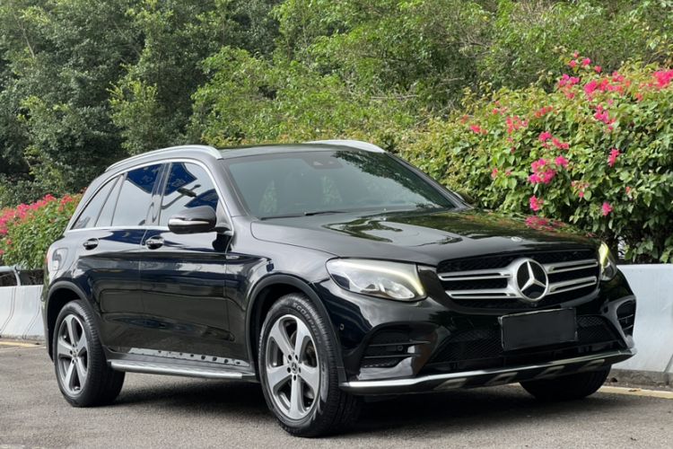 Used Mercedes-Benz GLC 2017 GLC 260 4MATIC Luxury Model Exterior 1