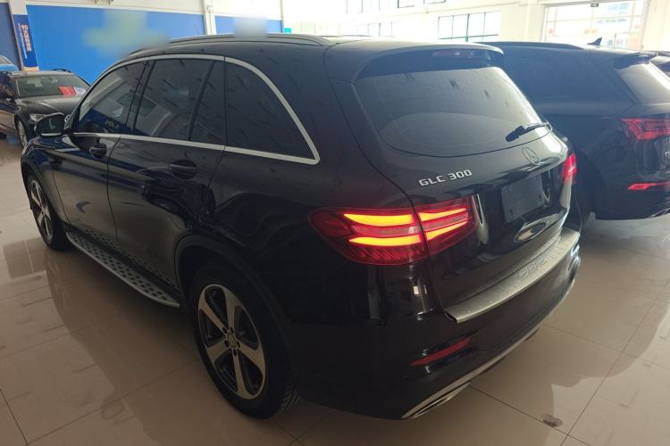 Used Mercedes-Benz GLC 2017 GLC 300 4MATIC Sport Edition Exterior 2