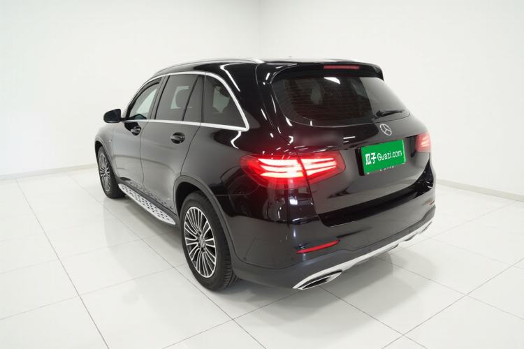 Used Mercedes-Benz GLC 2017 GLC 260 4MATIC Dynamic Edition Exterior 2