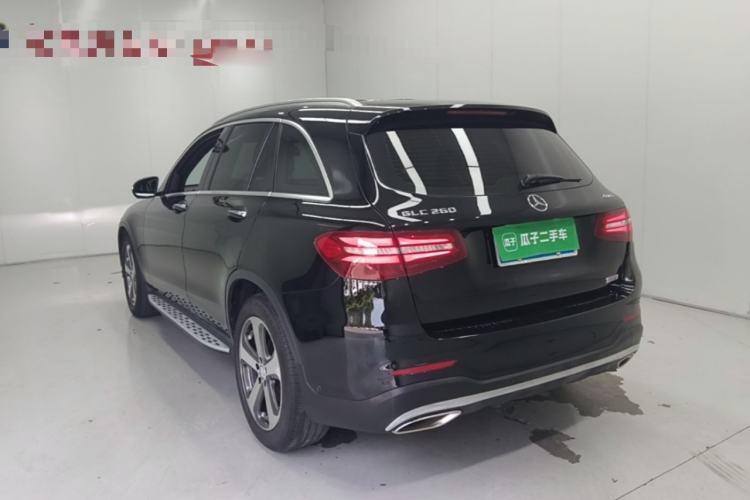 Used Mercedes-Benz GLC 2017 GLC 260 4MATIC Luxury Model Exterior 2