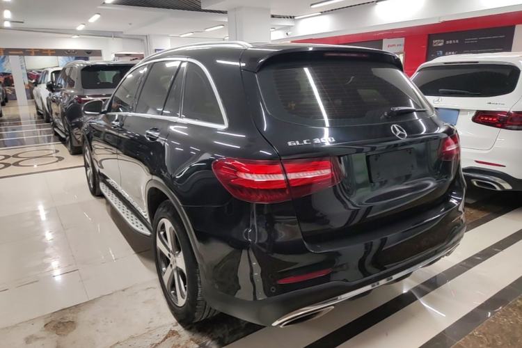 Used Mercedes-Benz GLC 2017 GLC 300 4MATIC Sport Edition Exterior 2