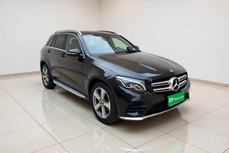 Used Mercedes-Benz GLC 2017 GLC 260 4MATIC Luxury Model Exterior 2