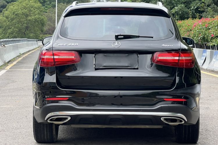 Used Mercedes-Benz GLC 2017 GLC 260 4MATIC Luxury Model Exterior 2