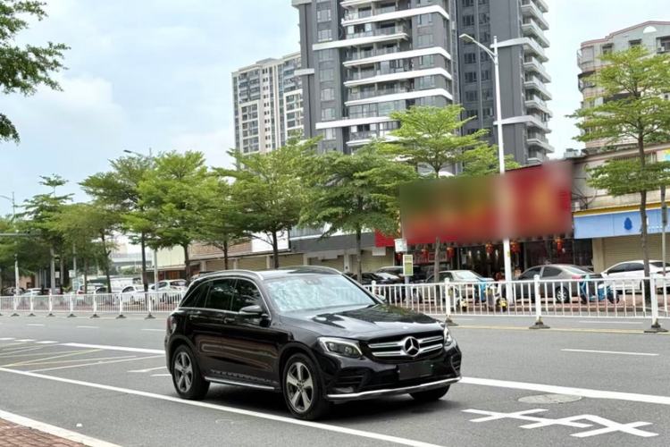 Used Mercedes-Benz GLC 2017 GLC 300 4MATIC Sport Edition Exterior 2