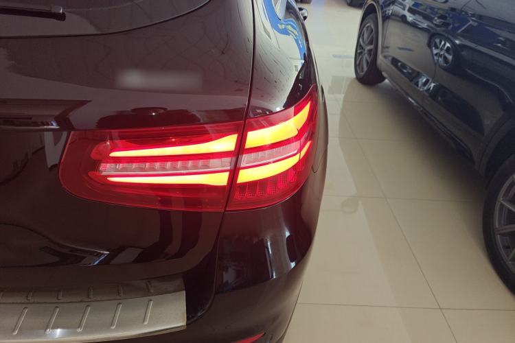 Used Mercedes-Benz GLC 2017 GLC 300 4MATIC Sport Edition Exterior 3