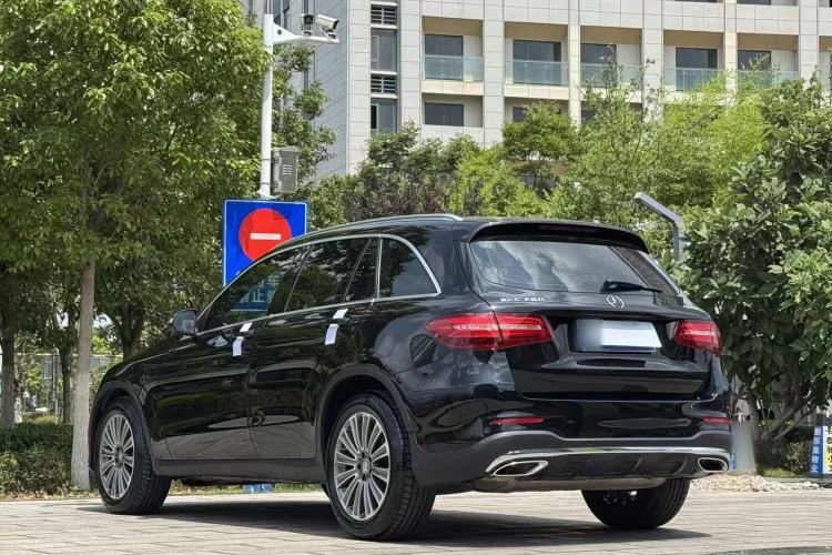 Used Mercedes-Benz GLC 2017 GLC 260 4MATIC Dynamic Edition Exterior 3