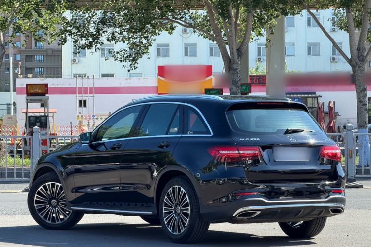 Used Mercedes-Benz GLC 2017 GLC 260 4MATIC Dynamic Edition Exterior 3