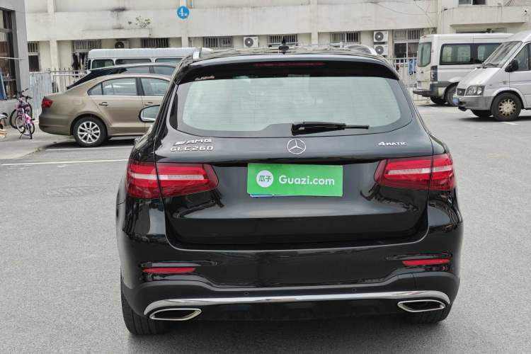 Used Mercedes-Benz GLC 2017 GLC 260 4MATIC Dynamic Edition Exterior 3