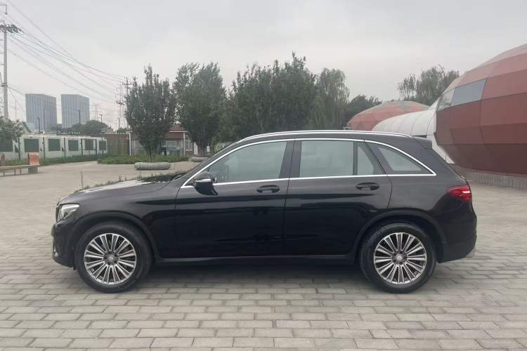 Used Mercedes-Benz GLC 2017 GLC 200 4MATIC Exterior 4