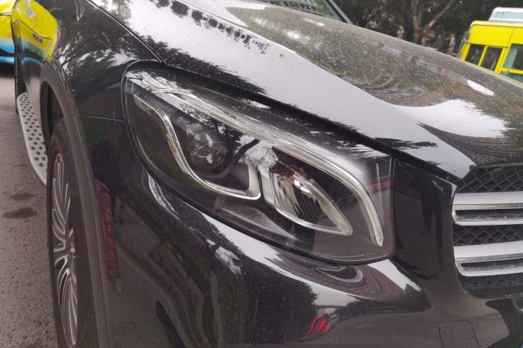 Used Mercedes-Benz GLC 2017 GLC 260 4MATIC Dynamic Edition Exterior 6
