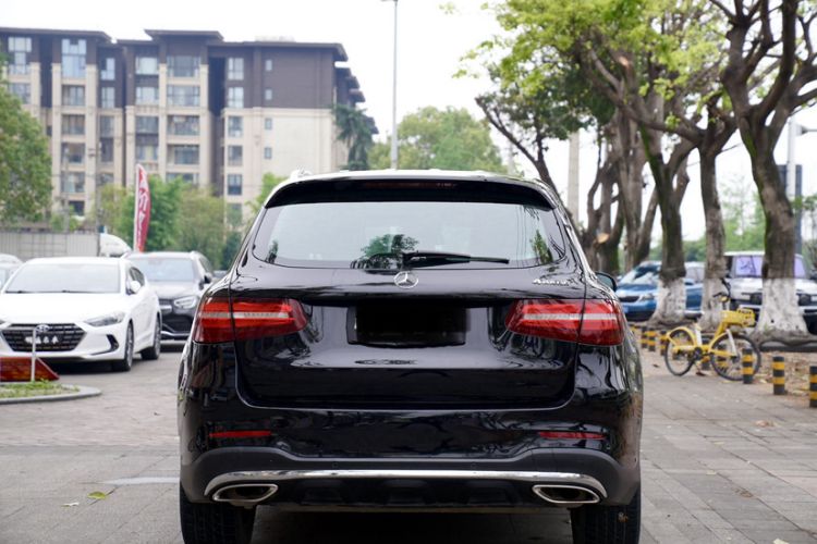 Used Mercedes-Benz GLC 2017 GLC 260 4MATIC Luxury Model Exterior 6