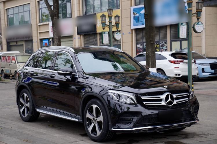 Used Mercedes-Benz GLC 2017 GLC 260 4MATIC Luxury Model Exterior 9
