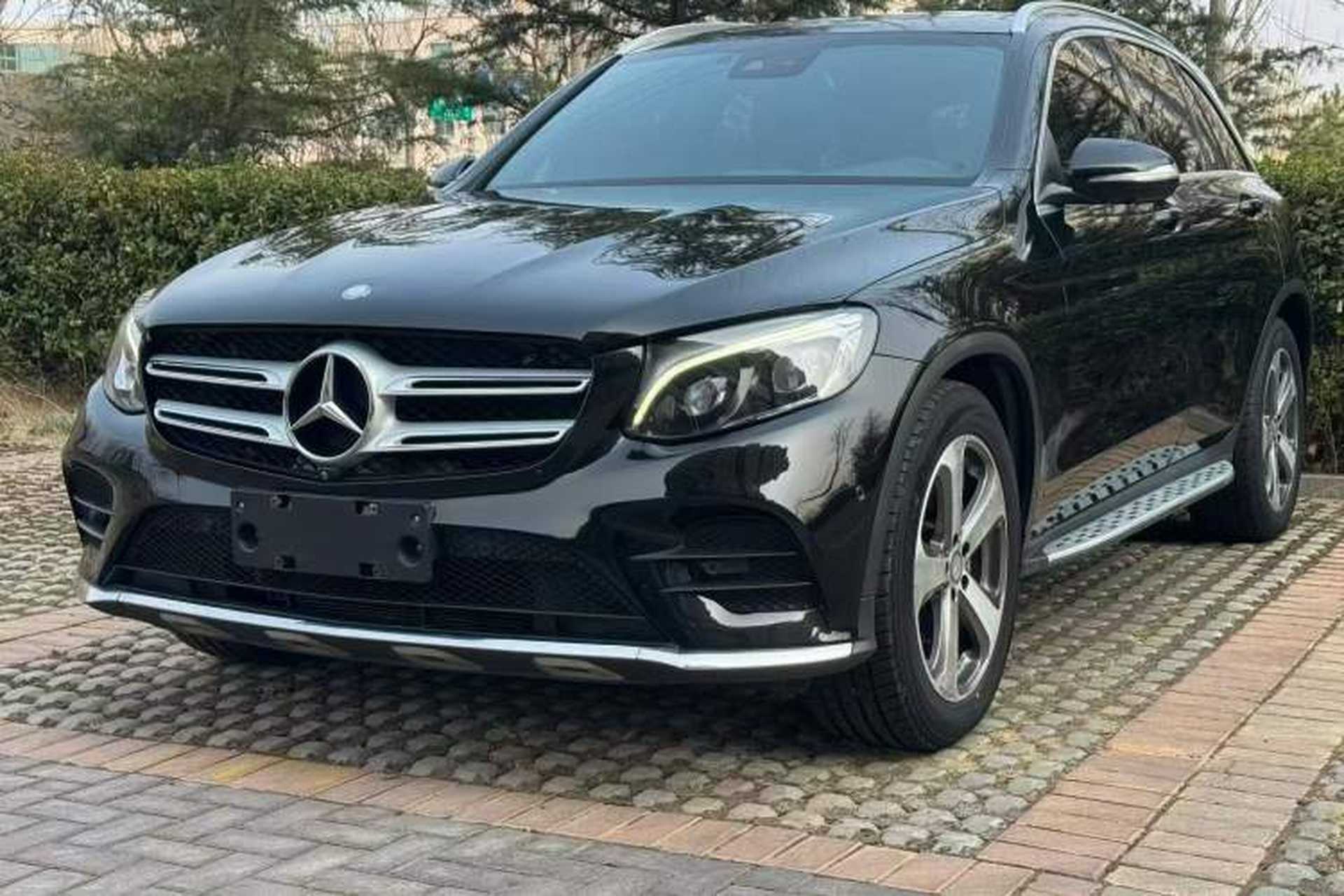 Used Mercedes-Benz GLC 2017 GLC 300 4MATIC Sport Edition Front Left 45 Deg